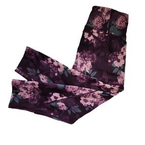 30. Gorgeous Plum Floral Colosseum Leggings